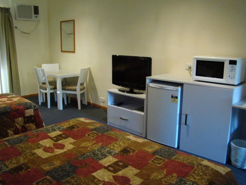 Dunsborough Central Motel - Food Delivery Shop 8