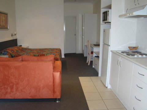 Dunsborough Central Motel - Food Delivery Shop 22