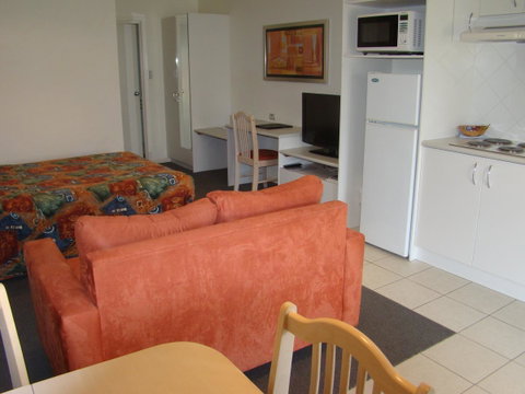 Dunsborough Central Motel - Food Delivery Shop 21
