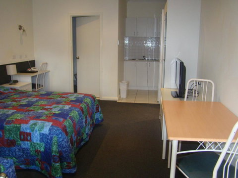 Dunsborough Central Motel - Food Delivery Shop 16