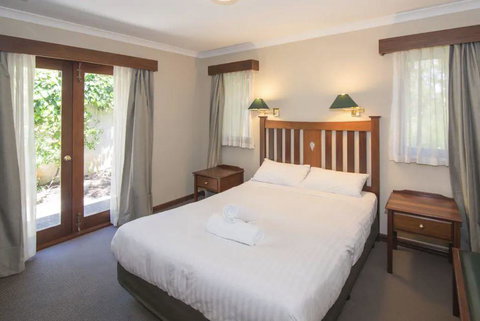 Margaret River Resort - Food Delivery Shop 3