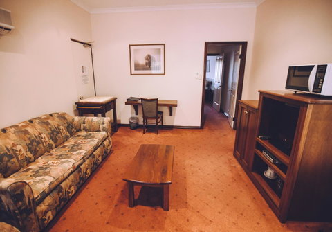 Margaret River Resort - Food Delivery Shop 27