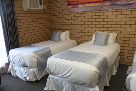 Carnarvon Motel - Food Delivery Shop 12