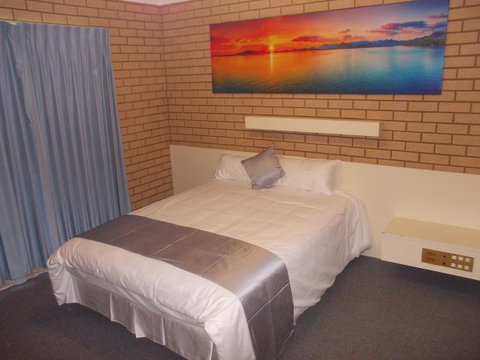 Carnarvon Motel - Food Delivery Shop 33