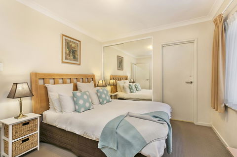 Perth Short Stays - Food Delivery Shop 2
