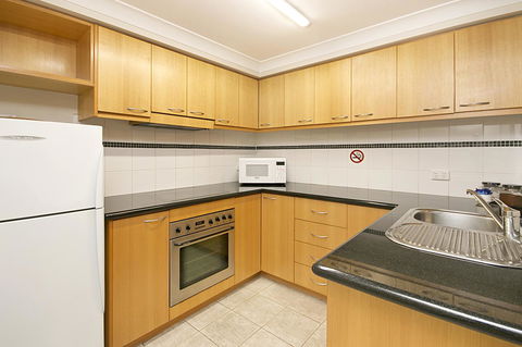 Perth Short Stays - Food Delivery Shop 38