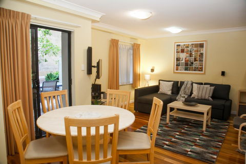 Perth Short Stays - Food Delivery Shop 13