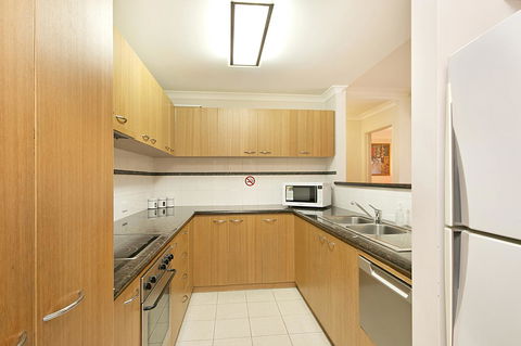 Perth Short Stays - Food Delivery Shop 35