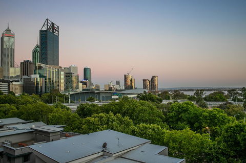 Perth Short Stays - Food Delivery Shop 4