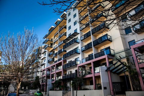 Perth Short Stays - Food Delivery Shop 0