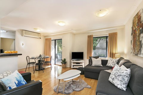 Perth Short Stays - Food Delivery Shop 30