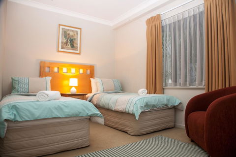 Perth Short Stays - Food Delivery Shop 3