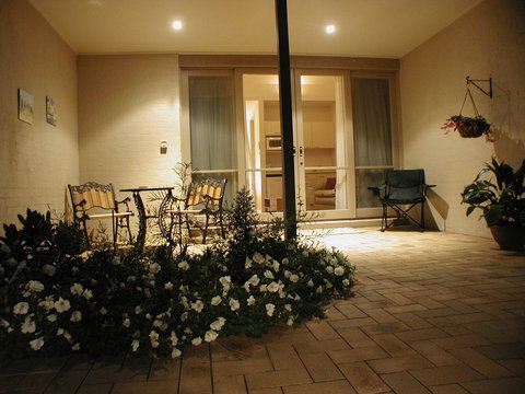 Grapevines Boutique Accommodation - Food Delivery Shop 19