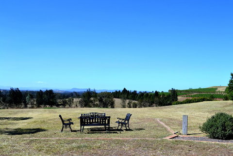 Grapevines Boutique Accommodation - Food Delivery Shop 18