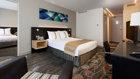 Holiday Inn Perth City Centre, An IHG Hotel - Food Delivery Shop 21
