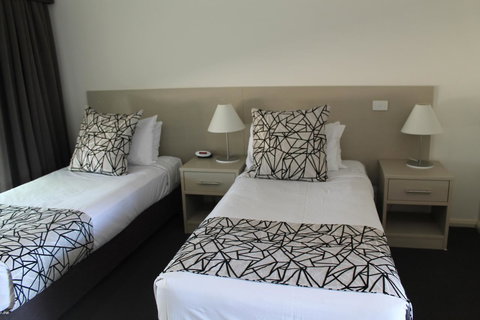 Hunter Gateway Motel - Food Delivery Shop 15