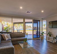 Starboard Views Kalbarri - River Front Apartment - Food Delivery Shop