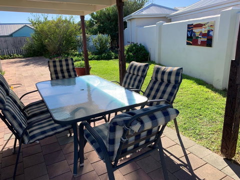 Beachside Prevelly Villas - Food Delivery Shop 8
