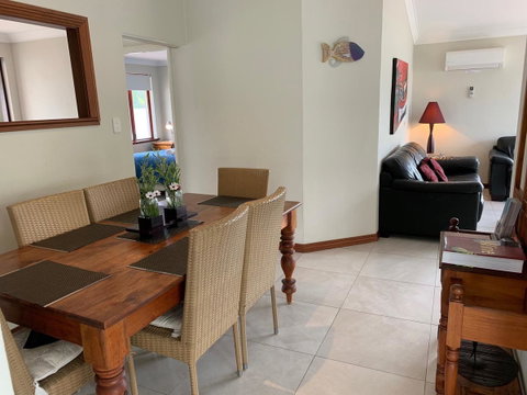 Beachside Prevelly Villas - Food Delivery Shop 11