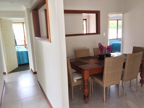 Beachside Prevelly Villas - Food Delivery Shop 39