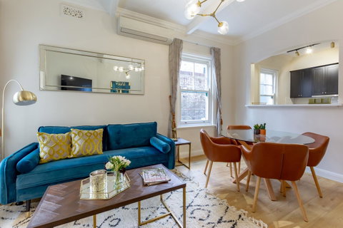 Heritage Townhouse Near Harbour Bridge - Food Delivery Shop 0