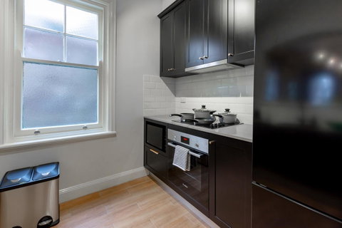 Heritage Townhouse Near Harbour Bridge - Food Delivery Shop 21