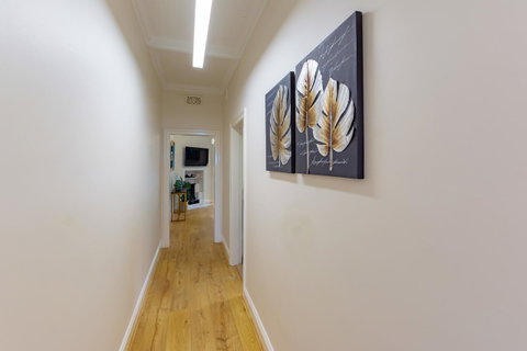 Heritage Townhouse Near Harbour Bridge - Food Delivery Shop 12