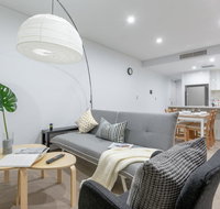 Inner City Stylish apt Walk to Green Square - Food Delivery Shop