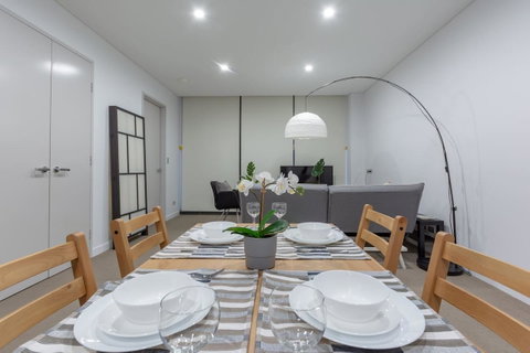Inner City Stylish Apt Walk To Green Square - Food Delivery Shop 10
