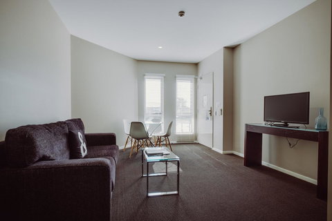 Crossroads Hotel - Food Delivery Shop 9