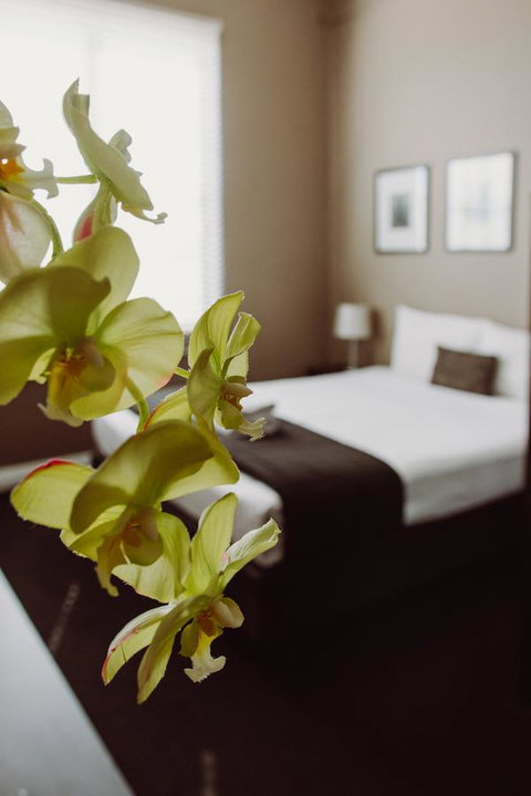 Crossroads Hotel - Food Delivery Shop 11