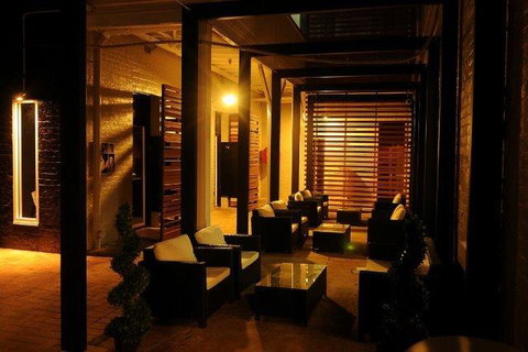 Crossroads Hotel - Food Delivery Shop 29