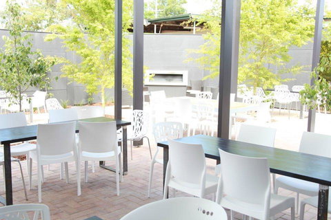 Crossroads Hotel - Food Delivery Shop 15