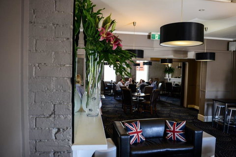 Crossroads Hotel - Food Delivery Shop 37