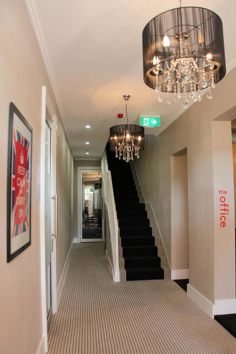 Crossroads Hotel - Food Delivery Shop 25