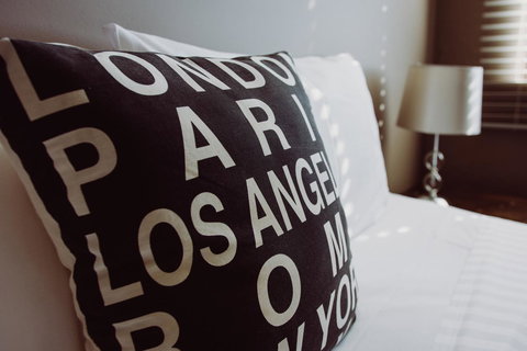 Crossroads Hotel - Food Delivery Shop 12