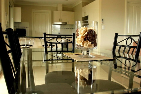 Colonial Court Villas - Food Delivery Shop 23