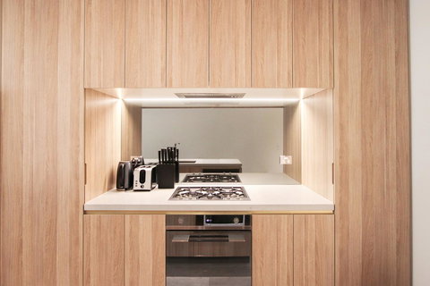 DD Apartments On Day - Pet Food Australia 2