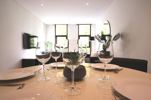 DD Apartments On Day - Pet Food Australia 1