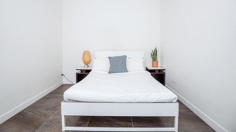 DD Apartments On Day - Pet Food Australia 15