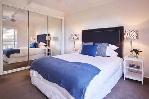 Bright And Spacious Family Home With Leafy Deck - Food Delivery Shop 5