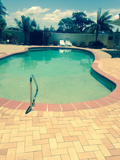 Oxley Cove Holiday Apartment - Food Delivery Shop 3