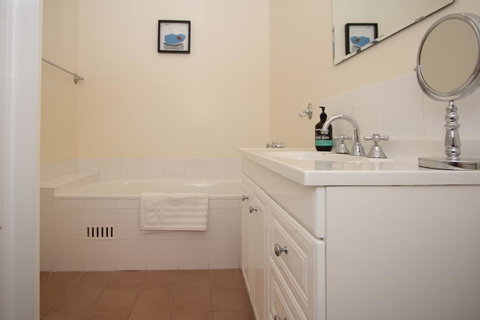 Stay In Mudgee The Grove, The Church, And Premium Private Homestead - Food Delivery Shop 34