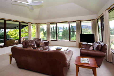 Stay In Mudgee The Grove, The Church, And Premium Private Homestead - Food Delivery Shop 0
