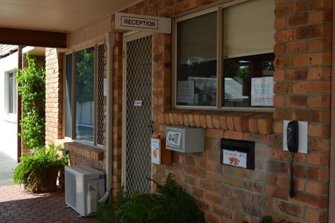Best Western Kennedy Drive Airport Motel - Food Delivery Shop 41