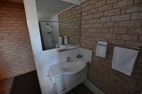 Best Western Kennedy Drive Airport Motel - Food Delivery Shop 22