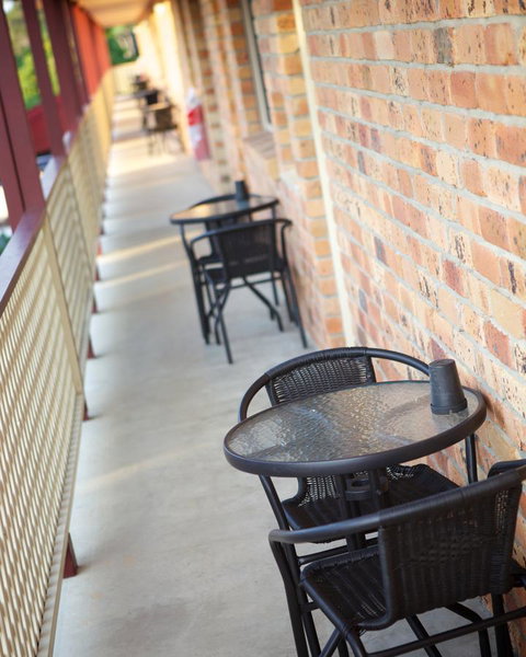 Best Western Kennedy Drive Airport Motel - Food Delivery Shop 35