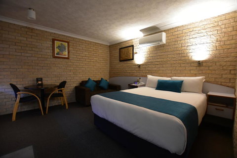 Best Western Kennedy Drive Airport Motel - Food Delivery Shop 12