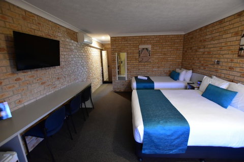 Best Western Kennedy Drive Airport Motel - Food Delivery Shop 25