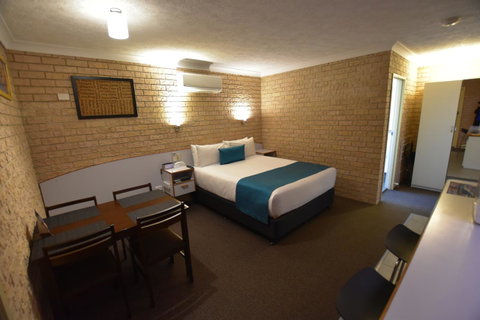 Best Western Kennedy Drive Airport Motel - Food Delivery Shop 18